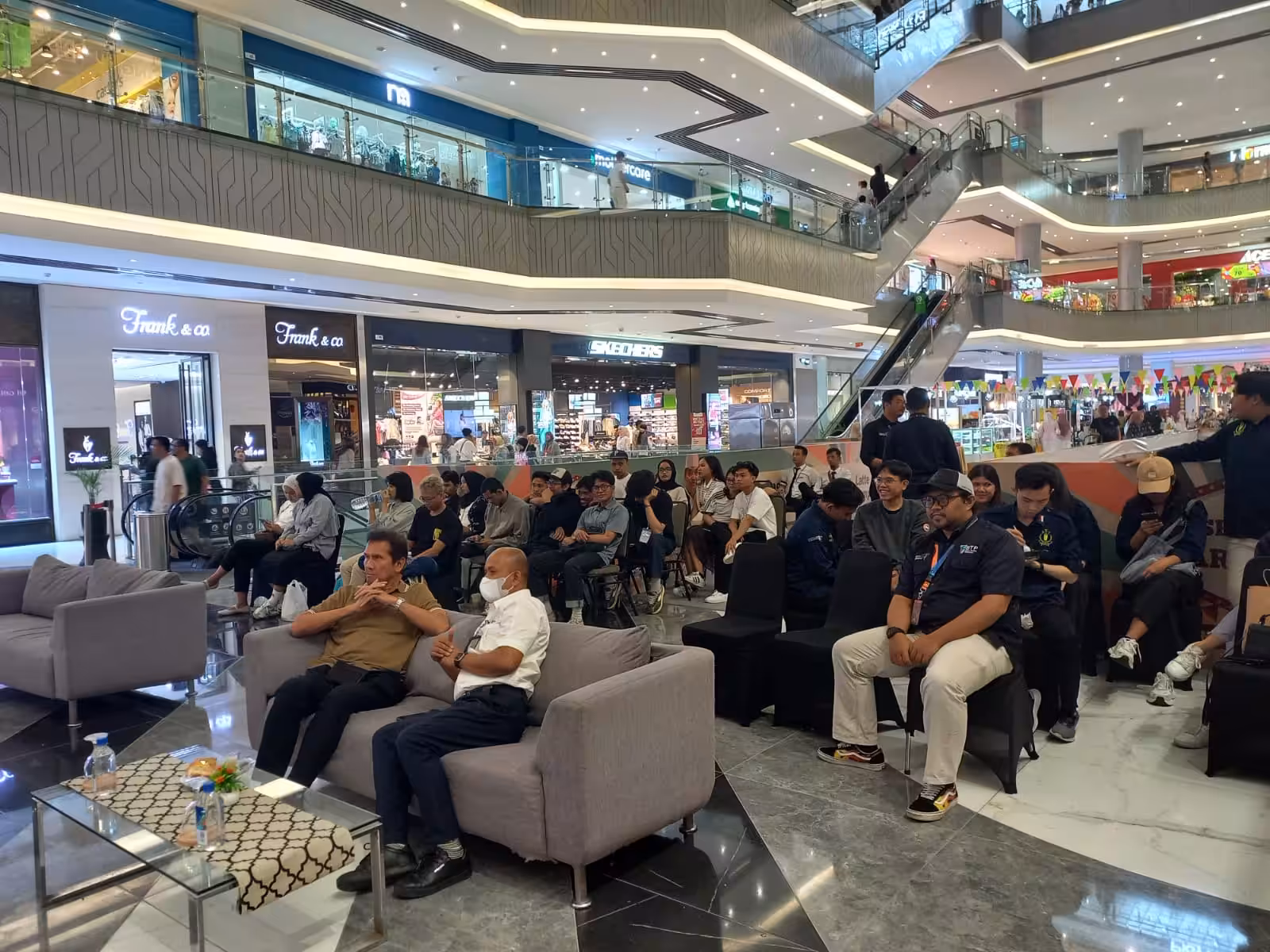 BTP Latte Art Competition 2024 yang dihadiri oleh Dewan Pembina Yayasan Vitka