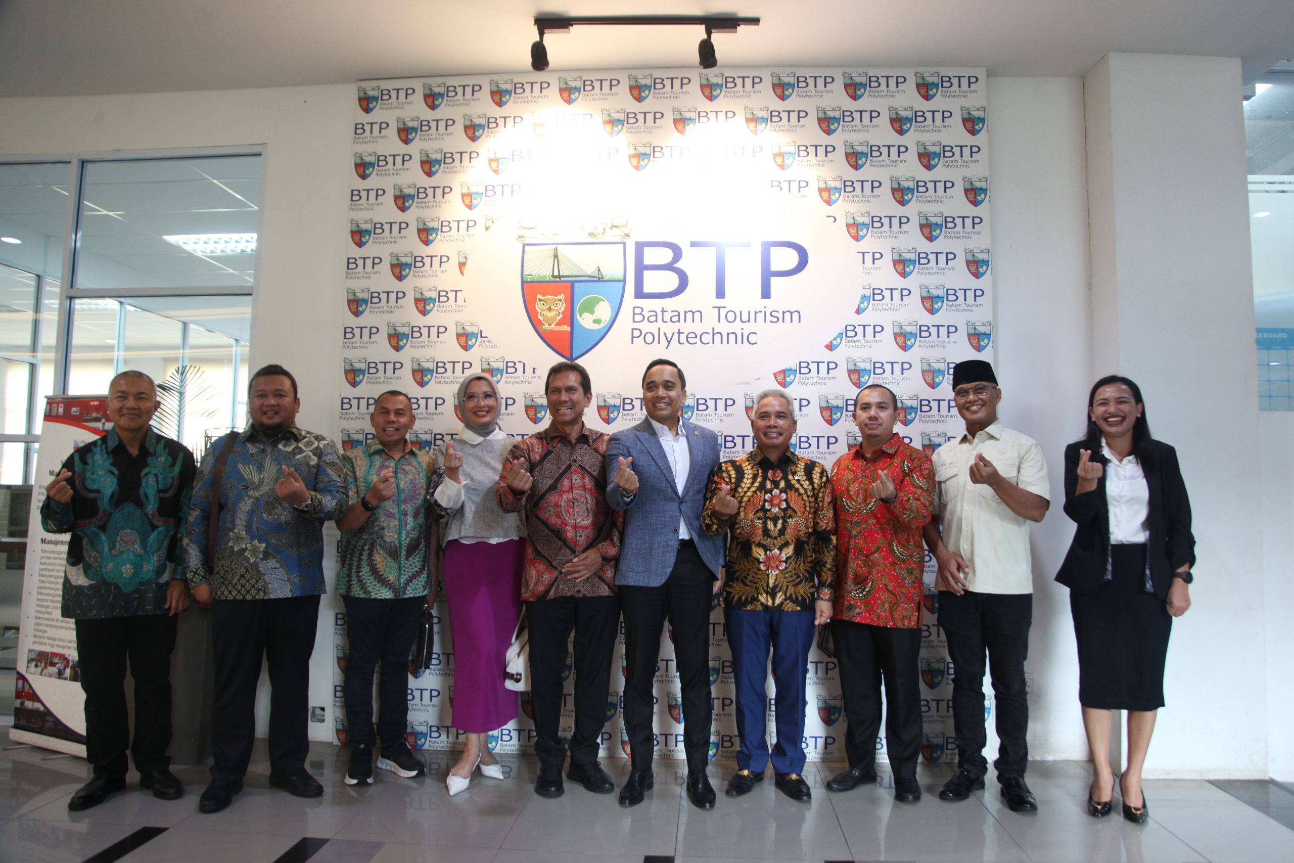 Sehari Bersama Badan Kerjasama Antar Parlemen (BKSAP) DPR RI (Kagumi ...